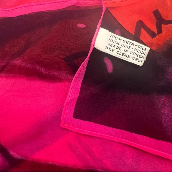Vintage DKNY Donna Karan Silk Scarf 34” Empire State NYC Pink Red Square - Picture 6 of 8